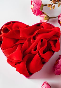 Czy to prawda, że sam znak zodiaku decyduje o powodzeniu związku?