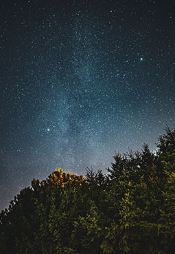 Gwiazdozbiór Woźnicy (Auriga) – symbol opieki, odwagi i dobrobytu